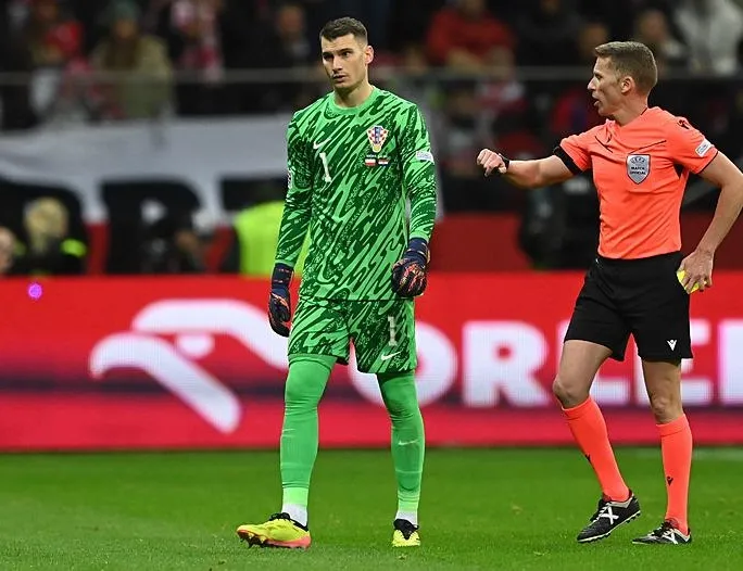 Alkışlar yine Livakovic’e