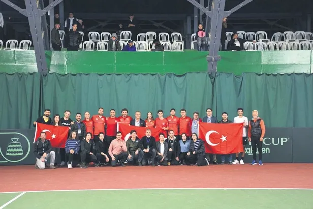 galatasarayda-ispanyol-hoca-torrent-tarihi-tersten-yaziyor-1646608103516.jpeg Galatasaray'da İspanyol hoca Torrent tarihi tersten yazıyor-9