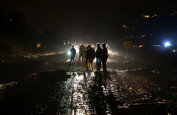 Son dakika: Trabzon ve Rize'yi sel vurdu! Meteoroloji'den Doğu Karadeniz için sel uyarısı geldi-6