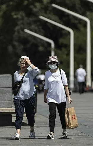 HAVA DURUMU | Meteorolojiden İstanbul son dakika için sıcak hava uyarısı! İstanbul Valiliği de dolu uyarısı yaptı