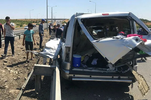 Şanlıurfa'da zincirleme kaza! 15 yaralı