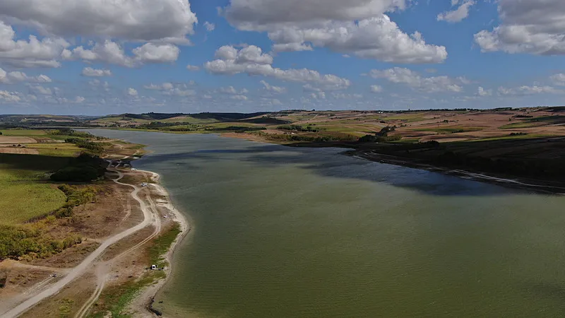 İstanbul'da alarm: Barajlarda doluluk oranı yüzde 50'nin altına düştü! Son 10 yılın en düşük 3. seviyesi-6