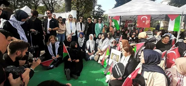 sumeyye-erdogan-bayraktar-filistin-icin-oturma-eylemine-katildi-israil-uluslararasi-hukuku-cigniyor-1699445724135.jpeg