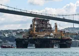 Dev petrol arama platformu "Scarabeo 9" İstanbul Boğazı'ndan geçti | Video