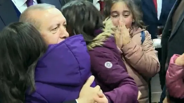 AK Parti'den büyük beğeni toplayan reklam filmi! Sembol eserler sahnede