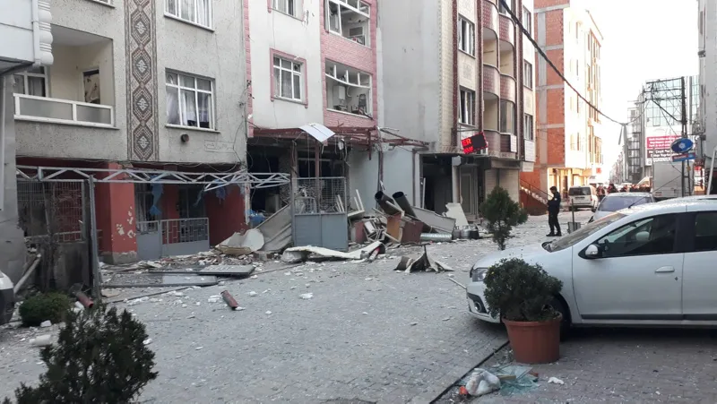 Esenyurt'ta korkutan patlama | Ortalık savaş alanına döndü - 1