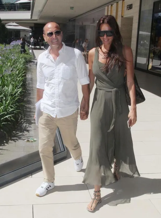 adnan-aksoydan-bosanmak-uzere-olan-guzide-duran-paylasimlarla-esini-bombaladi-kendisine-yeteri-kadar-1646594713520.jpeg Adnan Aksoy’dan boşanmak üzere olan Güzide Duran paylaşımlarla eşini bombaladı! "Kendisine yeteri kadar..."-6