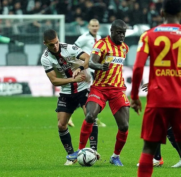 besiktas-evinde-galip-besiktas-4-2-kayserispor-mac-sonucu-ozet-1639332277405.jpeg Beşiktaş evinde galip! (Beşiktaş 4-2 Kayserispor MAÇ SONUCU ÖZET)-6