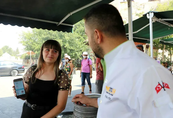 gaziantepte-asi-karti-ile-gelene-bedava-kebap-kisitlamali-gunlere-donmek-istemiyoruz-1630312418673.jpg Gaziantep'te aşı kartı ile gelene bedava kebap: Kısıtlamalı günlere dönmek istemiyoruz-3