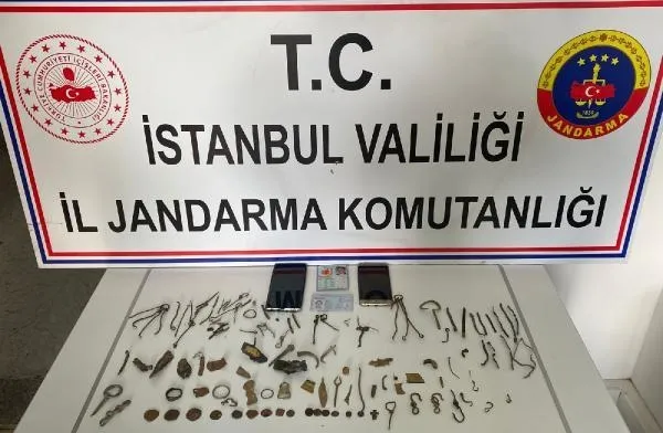 İstanbul'da tarihi eser kaçakçılarına baskın! 2 şüpheli gözaltına alındı-5
