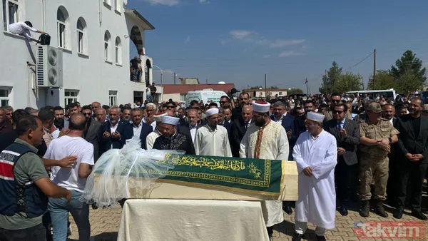Narin Güran ağıtlarla son yolculuğuna uğurlandı! Minik bedeni bu mezara defnedildi | Yürek burkan 'gelinlik' detayı - 25