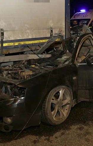 Kuzey Marmara Otoyolu'nda korkunç kaza! Aşırı süratli araç TIR'a arkadan çarptı: 2 ağır yaralı