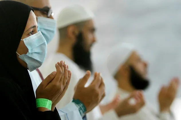 Son dakika: Suudi Arabistan, vatandaşları için Umre ziyareti askıya alındı