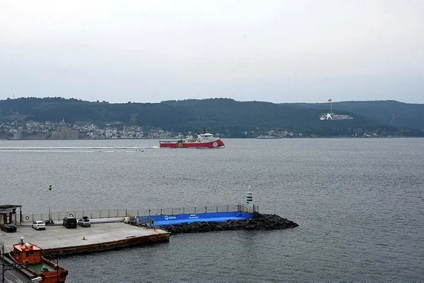 dogu-akdenizde-dogalgaz-arayan-sismik-arastirma-gemisi-barbaros-hayreddin-pasa-canakkale-bogazindan-gecti-1613832472207.jpeg Doğu Akdeniz'de doğalgaz arayan sismik araştırma gemisi 'Barbaros Hayreddin Paşa', Çanakkale Boğazı'nda-5