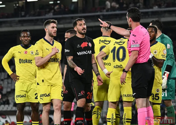 Fatih Karagümrük - Fenerbahçe maçında penaltılara müdahale VAR! Narciso iki pozisyon izletti Numanoğlu iptal etti - 9