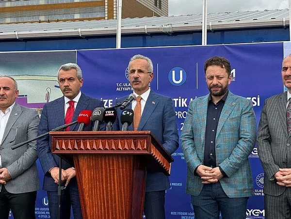 ulastirma-ve-altyapi-bakani-abdulkadir-uraloglu-duyurdu-iyidere-lojistik-limani-2025-yilinda-faaliyete-gececek-1693842847077.jpeg