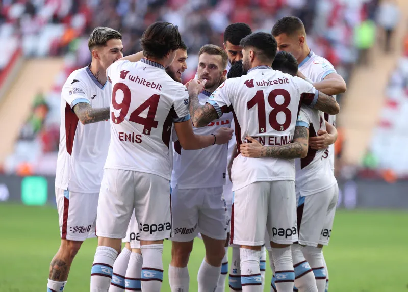 Trabzonspor Antalya'dan kaçamadı - 1
