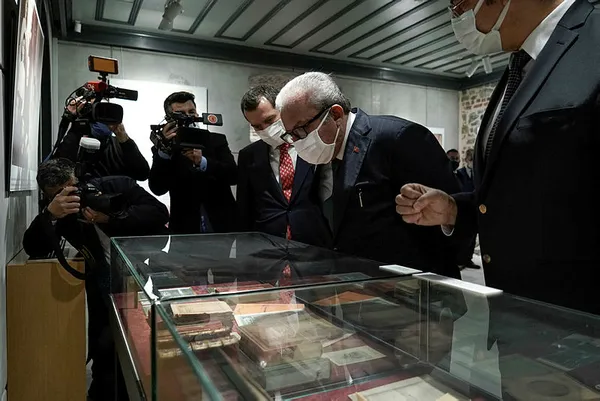 tbmm-baskani-mustafa-sentoptan-fransiz-polisinin-cocuklari-gozaltina-almasina-tepki-1604748568576.jpg TBMM Başkanı Mustafa Şentop'tan Fransız polisinin çocukları gözaltına almasına tepki-5