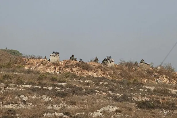 gazzede-soykirim-yapan-israil-bati-seriada-baskinlarini-artirdi-catilarda-keskin-nisancilar-1697253962200.jpeg Gazze'de soykırım yapan İsrail Batı Şeria'da baskınlarını artırdı! Çatılarda keskin nişancılar-2