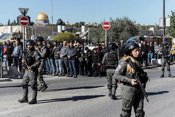 israilli-aktivist-siyonist-sansuru-ifsa-etti-soykirim-ordusunun-gazzeye-saldirilarini-protesto-ettigi-icin-tac-1703929381085.jpeg İsrailli aktivist siyonist sansürü ifşa etti! Soykırım ordusunun Gazze’ye saldırılarını protesto ettiği için taciz edildi-2