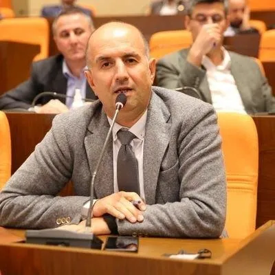 birbirlerini-yiyorlar-chpli-ozgur-kip-eren-erdeme-salladi-chp-hicbir-zaman-iktidar-yuzu-goremeyecektir-parasi-1692000553687.jpeg Birbirlerini yiyorlar! CHP'li Özgür Kip, Eren Erdem'e salladı: CHP hiçbir zaman iktidar yüzü göremeyecektir... Parası kesilen Halk TV de intikam alıyor!-5