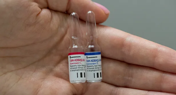 pfizer-ve-biontech-asisindan-sonra-rusya-da-mujdeli-haberi-duyurdu-sputnik-v-asisi-yuzde-92-oraninda-koruma-sagladi-1605104287634.jpg Pfizer ve BioNTech aşısından sonra Rusya da müjdeli haberi duyurdu! 'Sputnik V aşısı yüzde 92 oranında koruma sağladı'-2