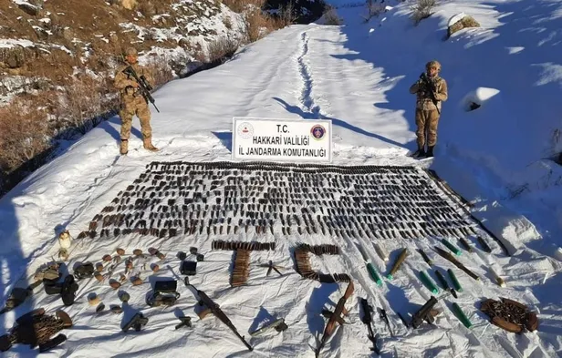 PKK'nın kökü kazınıyor! Eren Kış-18 Hakkari-Kazan Vadisi Şehit Jandarma Astsubay Başçavuş Timuçin Aladağ operasyonu başlatıldı-6