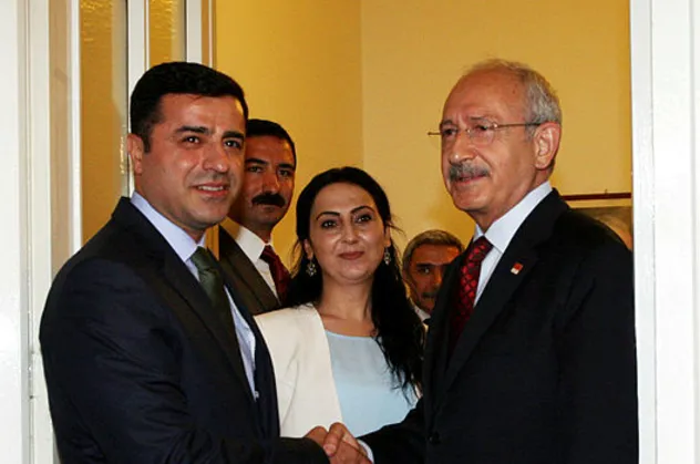 Millet İttifakı'nın çatı adayı Apo! CHP'li Özgür Özel'den bir HDP açıklaması daha: Eleştirileri bizim için kıymetli