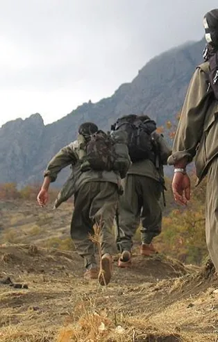 'Gri listedeki' 2 terörist teslim oldu!