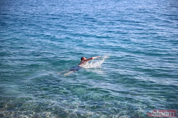 Ocak Ayında Deniz Keyfi Resmi Tatili De Fırsat Bilen Vatandaşlar Aileleri Ve Sevdikleri İle Birlikte Sahile Gelerek Kahvaltı Yaptı. Kimi Vatandaşlar Yürüyüş...