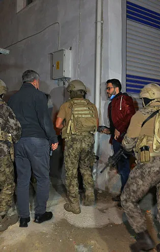 Adana'da DEAŞ operasyonu! 7 kişi hakkında gözaltı kararı