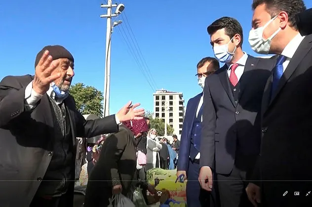 DEVA Partisi Genel Başkanı Ali Babacan'a vatandaşlardan tepki! Kaçacak yer aradılar