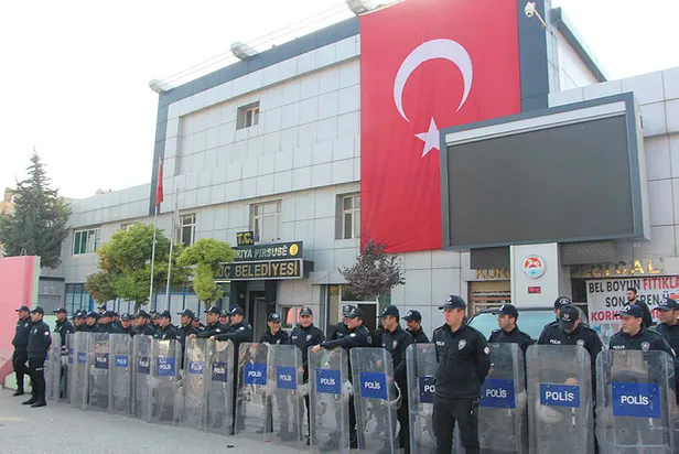 Polis amirinden olay çıkaran HDP'li vekil Ayşe Sürücü için efsane talimat: Süpür süpür-2