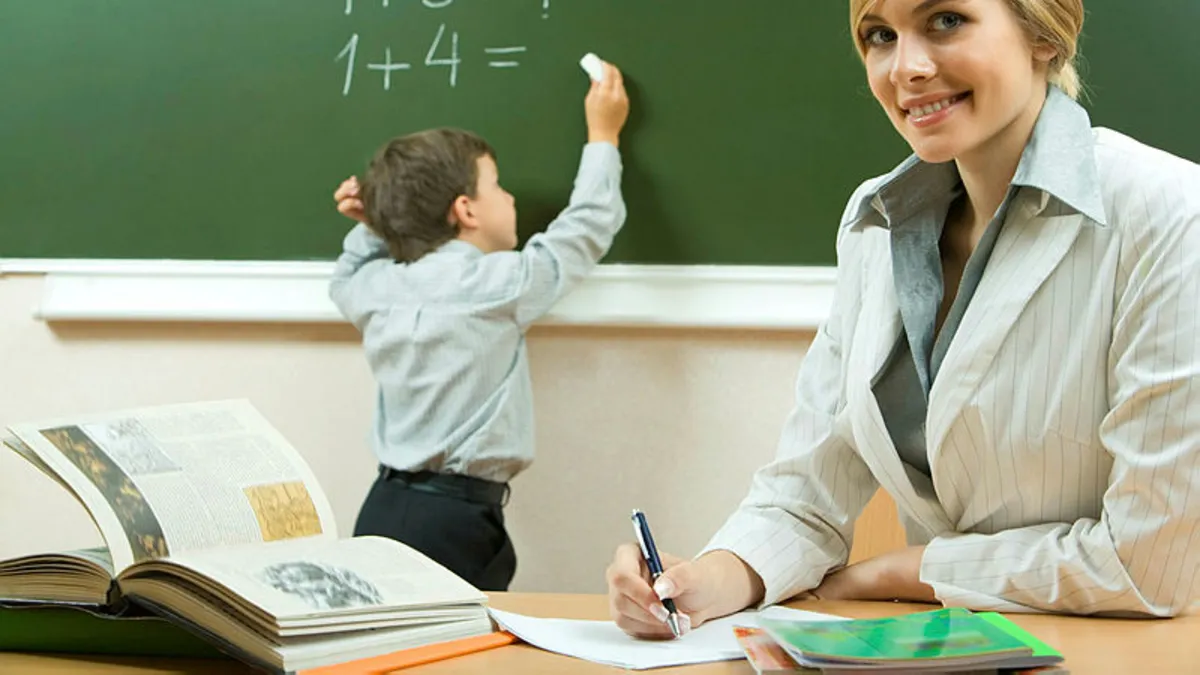 Uzman ve Başöğretmenlik başvuru ekranı açıldı: Şartlar neler, eğitim ne zaman başlayacak?