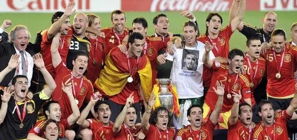 EURO 2008 FİNALİNDE İSPANYA AVRUPA ŞAMPİYONU OLDU