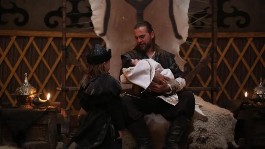 Engin Altan Düzyatan Diriliş Ertuğrul'dan ayrılıyor!