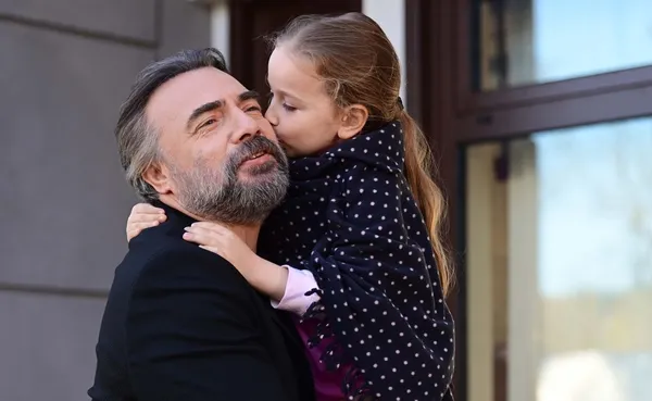 ben-bu-cihana-sigmazam-9-bolum-fragmani-yayinlandi-ben-cezayir-turkun-karisiyim-1668200419556.jpg Ben Bu Cihana Sığmazam 9. bölüm fragmanı yayınlandı: “Ben Cezayir Türk’ün karısıyım”-5