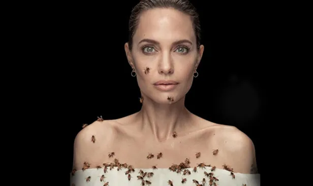 Angelina Jolie arılarla kamera karşısına geçti! 18 dakika boyunca üzerinde arılar gezdi...-4