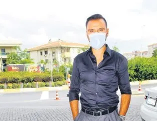 Maskesini çıkarmadı