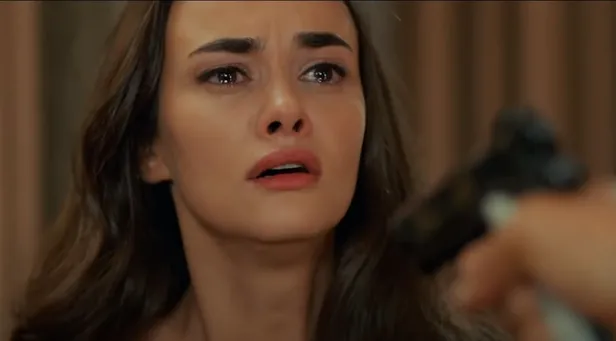 can-sikan-hadise-ayyuka-cikti-bir-zamanlar-cukurova-98-bolum-fragmani-benligini-maziye-gomup-kacacak-1621922042770.jpg Can sıkan hadise ayyuka çıktı! Bir Zamanlar Çukurova 98. bölüm fragmanı: Benliğini maziye gömüp kaçacak-8