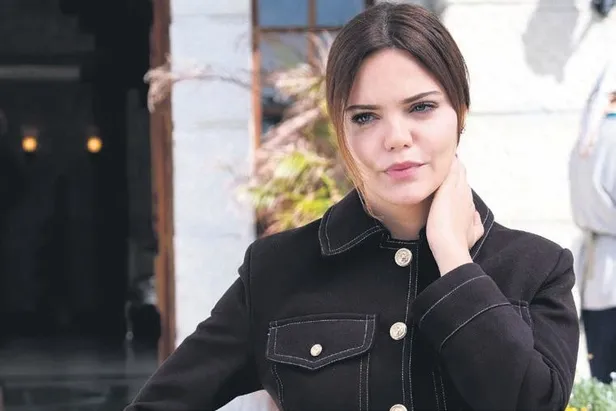 alisandan-buse-varolla-ikinci-baharinizi-mi-yasiyorsunuz-sorusuna-ilginc-cevap-1648061329326.jpeg Alişan'dan 'Buse Varol’la ikinci baharınızı mı yaşıyorsunuz?' sorusuna ilginç cevap!-6