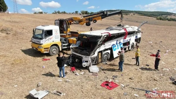 SON DAKİKA: Balıkesir'de 15 kişinin öldüğü kazanın seyrini değiştirecek gelişme! Şoförün ailesi aracın bozuk olduğunu söyledi - 3