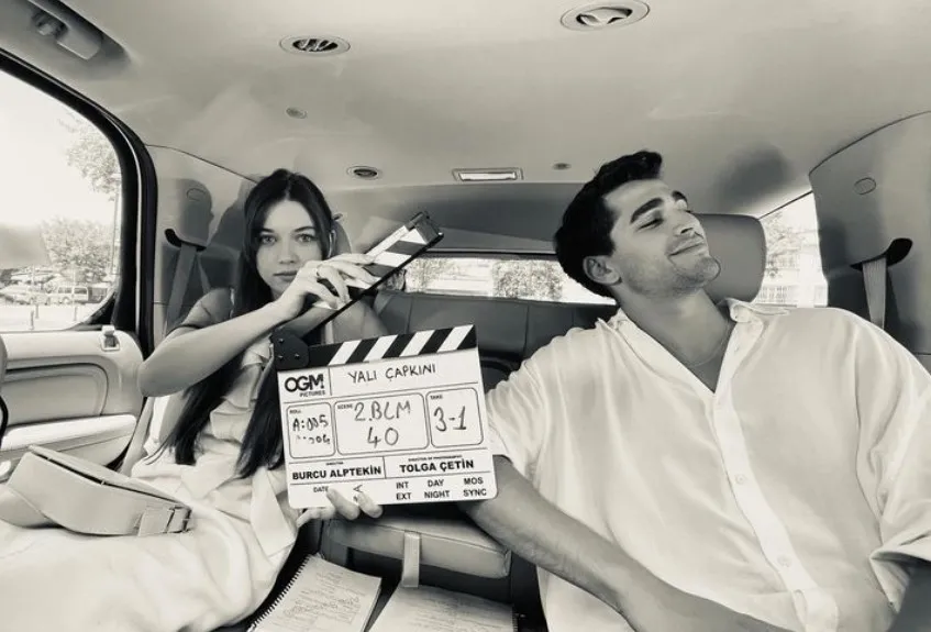 Yalı Çapkını'nın başrolü Mert Ramazan Demir'den doktor abisiyle yeni poz! - 2