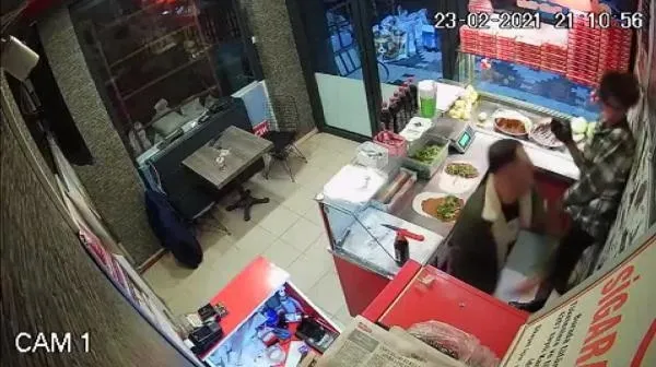 SON DAKİKA: Çiğ köfteciyi döven kişiden küstah savunma: İstediğimi döverim istediğime söverim-2