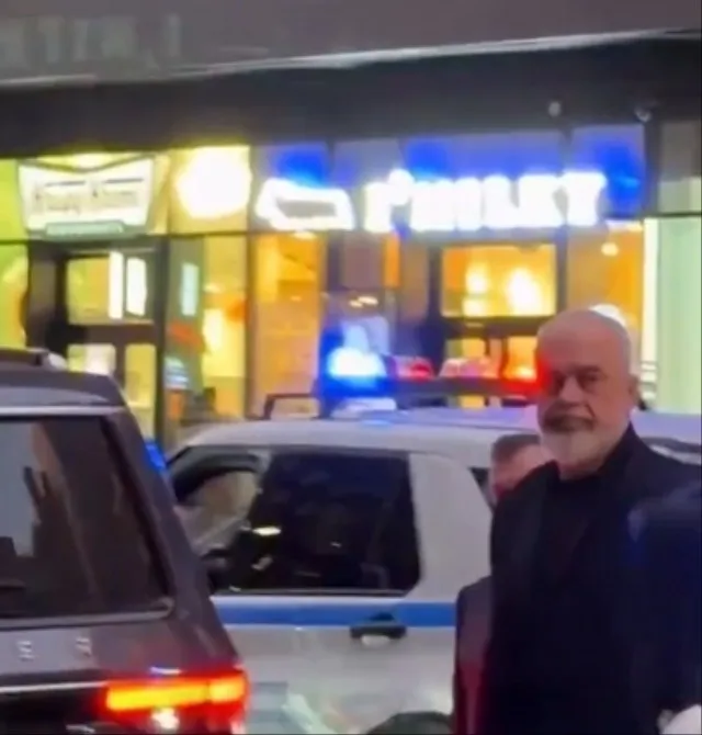1790439463768.jpeg New York'ta Arnavutluk Başbakanı Rama'ya yumurtalı protesto: "Mafya" sloganları atıldı-3