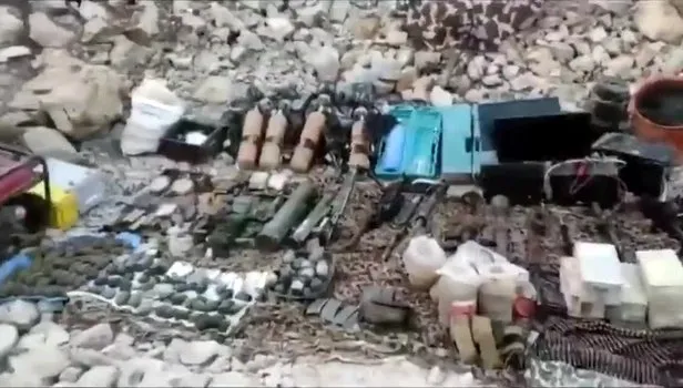 Milli Savunma Bakanlığı duyurdu: Teröristlere ait mağarada onlarca mühimmat bulundu