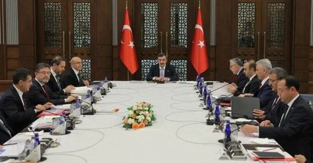 Son dakika: Cumhurbaşkanı Yardımcısı Yılmaz ile Bakan Şimşek'ten BAE'ye ziyaret!