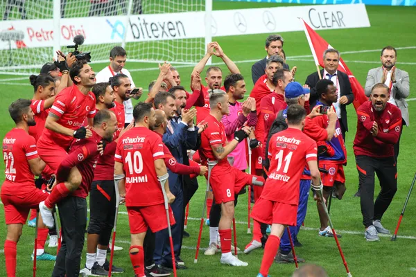 dunya-sampiyonu-ampute-milliler-milletimize-armagan-olsun-1665467194792.jpg Dünya şampiyonu Ampute Milliler: Milletimize armağan olsun-3