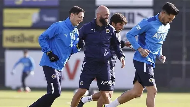 hucumda-galatasaray-savunmada-fenerbahce-daha-baskin-1637356415596.jpeg Hücumda Galatasaray savunmada Fenerbahçe daha baskın!-5
