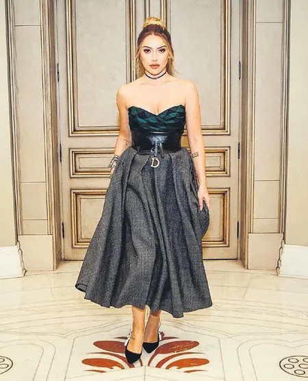 hadise-kural-bozmadi-kombini-dudak-ucuklatti-1571693498180.jpeg Hadise'nin kombini dudak uçuklattı...-2